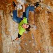 robbie scoping out the crux of daniboys 8a